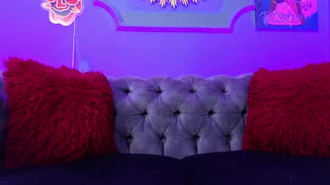 Snapshot of julieta_russell chatting on February 2025 11:49:01 AM Julieta online show from February 2025 11:49:01 AM