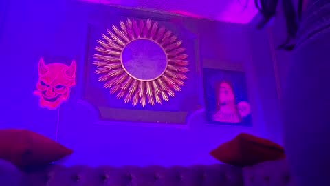 Snapshot of julieta_russell chatting on March 2025 12:04:02 PM Julieta online show from March 2025 12:04:02 PM