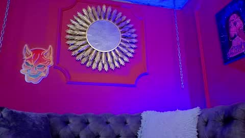 Snapshot of julieta_russell chatting on October 2025 12:15:02 PM Julieta online show from October 2025 12:15:02 PM