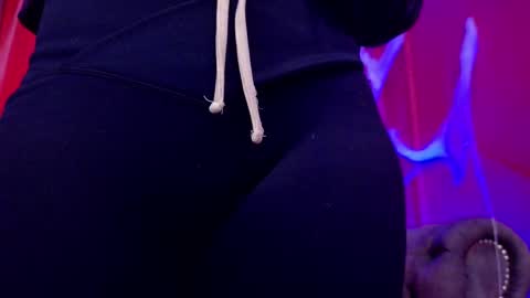 Snapshot of julieta_russell chatting on October 2025 12:06:01 PM Julieta online show from October 2025 12:06:01 PM