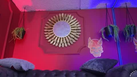 Snapshot of julieta_russell chatting on November 2025 11:43:01 AM Julieta online show from November 2025 11:43:01 AM