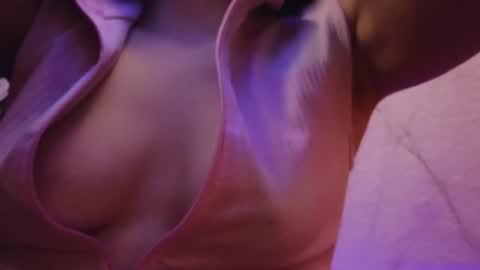 Snapshot of julieta_russell chatting on December 2025 11:30:02 AM Julieta online show from December 2025 11:30:02 AM