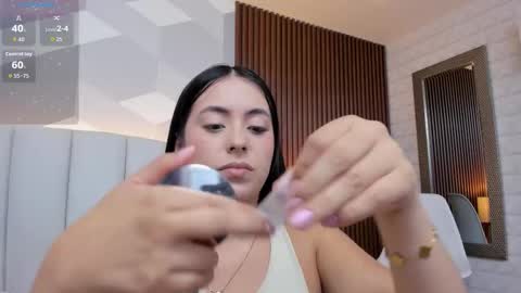 Julieta Santos online show from November 2025 06:42:02 PM