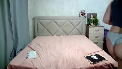 Snapshot of julietkalen chatting on December 2024 09:54:02 AM Julietkitty online show from December 2024 09:54:02 AM