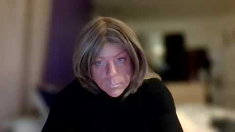 Julie TS online show from January 2026 10:41:01 AM