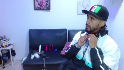 Julietta  Julian  online show from January 2026 12:54:02 PM