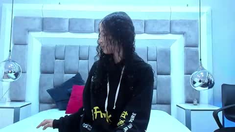 Hi guys It is a pleasure to have you here I am Julieta  online show from September 2025 11:55:02 AM