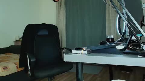 JULiUS   online show from September 2025 07:59:01 PM