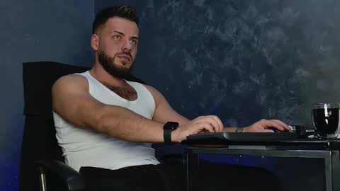 JULiUS   online show from December 2025 07:42:02 PM