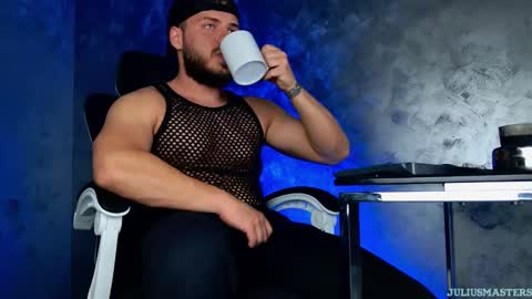 JULiUS   online show from February 2026 09:02:02 PM