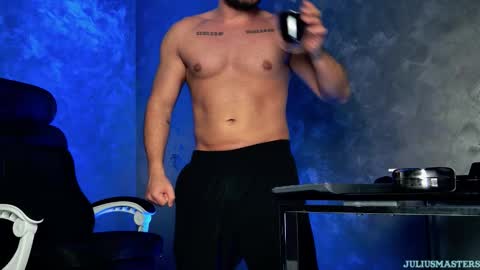 JULiUS   online show from February 2026 08:52:01 PM