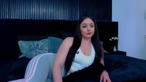 Snapshot of julliamilerrr chatting on April 2026 11:21:02 AM Julia online show from April 2026 11:21:02 AM