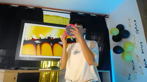 jullian online show from March 2026 07:20:02 PM