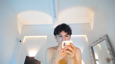 jullian online show from April 2026 08:21:01 PM