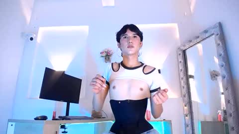 jullian online show from May 2026 08:50:02 PM