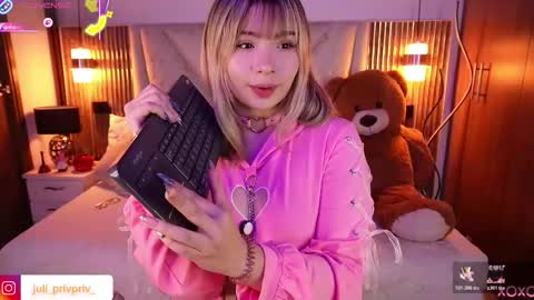 jullianapriv_ online show from February 2026 01:34:01 PM