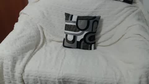 Snapshot of julliemilf chatting on December 2025 07:58:02 AM Julie online show from December 2025 07:58:02 AM