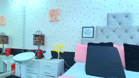 Snapshot of jullietareyes chatting on February 2025 11:41:01 AM Julieta Reyes online show from February 2025 11:41:01 AM