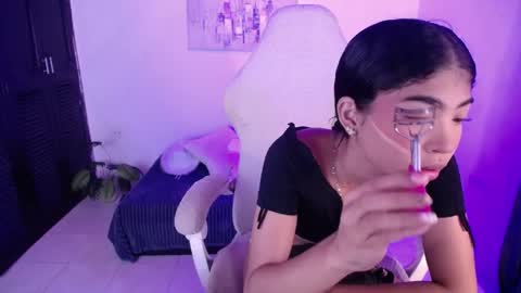 Snapshot of jully_dreams chatting on May 2026 04:17:02 PM July online show from May 2026 04:17:02 PM