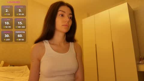 Hloya online show from April 2026 07:58:01 PM