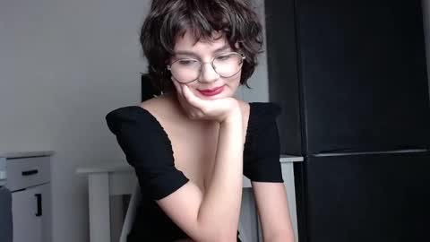 JunneWers online show from October 2025 07:17:01 AM