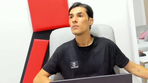 Jupiter online show from November 2025 07:03:01 PM