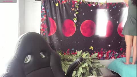 Sofia online show from January 2025 05:40:01 PM