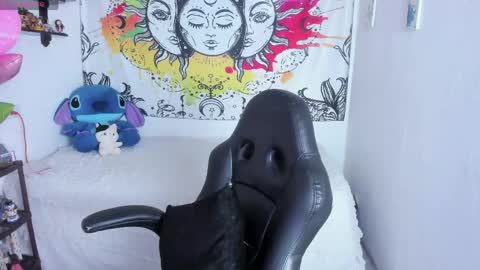 Sofia online show from April 2026 05:07:02 PM