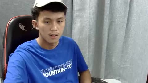 Snapshot of justcallme_james chatting on April 2026 04:24:02 AM James online show from April 2026 04:24:02 AM