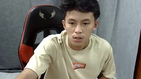 Snapshot of justcallme_james chatting on April 2026 05:07:02 AM James online show from April 2026 05:07:02 AM