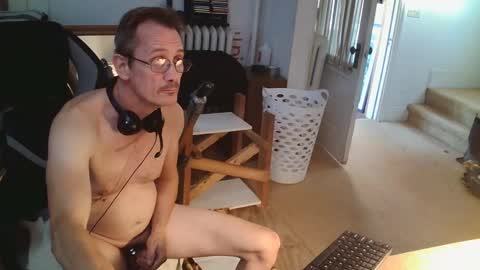 BetaDougie online show from September 2025 09:09:02 PM