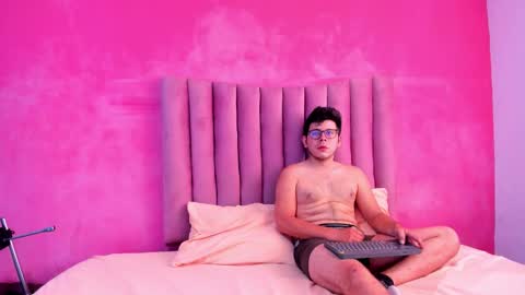 JUSTIN Y JAZMIN online show from December 2025 07:08:02 PM