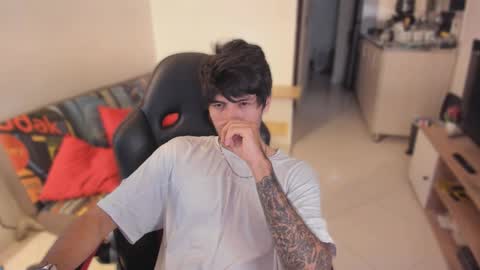 Diego online show from October 2025 10:01:01 PM