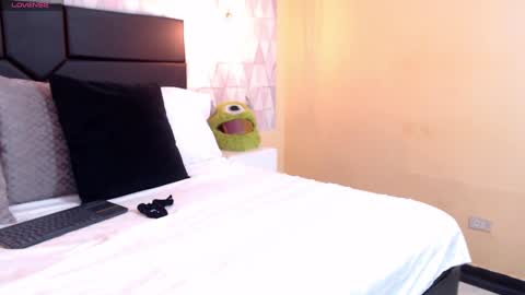 Snapshot of justineperry chatting on January 2025 01:13:02 AM Justine online show from January 2025 01:13:02 AM