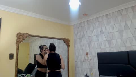 Snapshot of justineperry chatting on February 2025 04:18:02 AM Justine online show from February 2025 04:18:02 AM