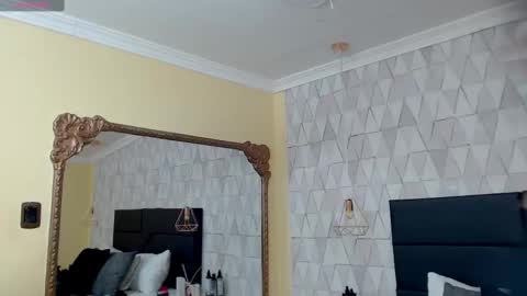 Snapshot of justineperry chatting on February 2025 04:05:02 AM Justine online show from February 2025 04:05:02 AM