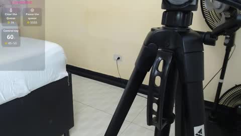 Snapshot of justineperry chatting on October 2025 03:02:02 AM Justine online show from October 2025 03:02:02 AM