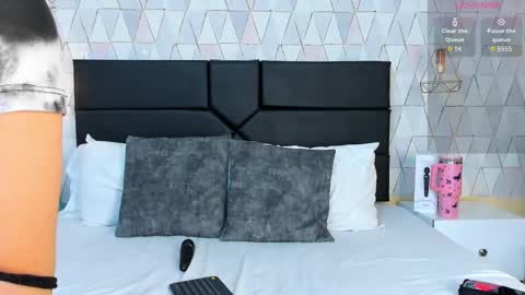 Snapshot of justineperry chatting on November 2025 04:02:02 AM Justine online show from November 2025 04:02:02 AM