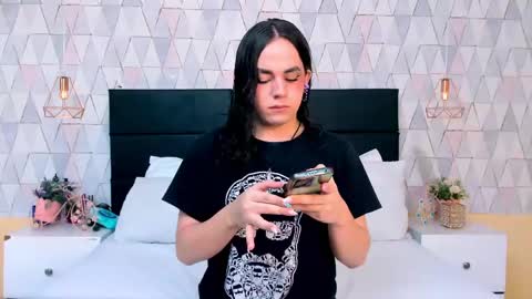 Justine online show from April 2026 04:35:01 AM