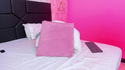 Justine online show from June 2026 04:51:02 AM