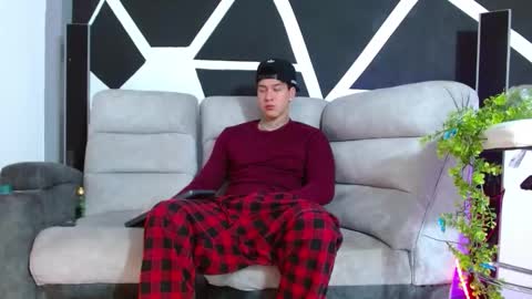 justinfuller_31 online show from November 2025 05:19:01 PM