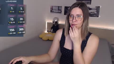 Julie online show from February 2025 05:21:02 AM