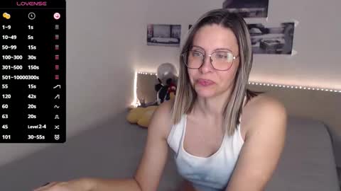 Julie online show from September 2025 04:12:02 AM