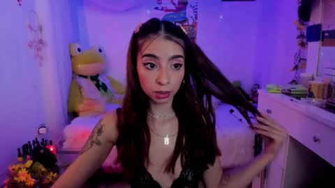 Mia online show from January 2025 10:28:01 PM