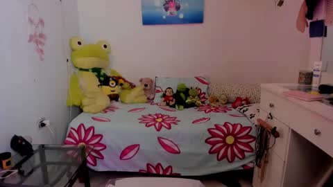 Mia online show from February 2025 01:37:01 AM