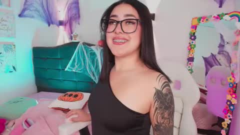 Emy online show from October 2025 08:04:02 AM