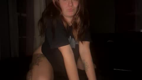 Snapshot of k8teb8 chatting on December 2025 12:15:01 AM Pixie online show from December 2025 12:15:01 AM