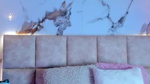 kaarol01 online show from April 2026 02:48:01 AM