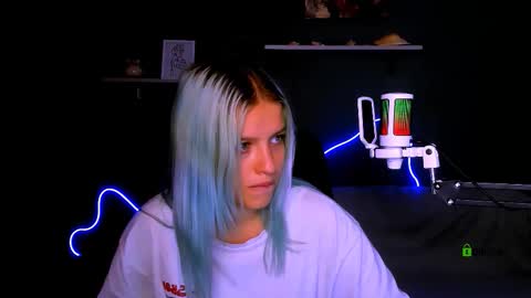 kaela_spell_ online show from September 2025 05:19:02 AM