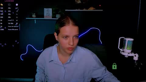kaela_spell_ online show from October 2025 01:21:01 PM
